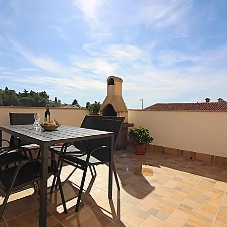 Apartment Milka Mit Schoener Grillterrasse *